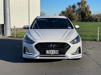 2018 Hyundai Sonata - Thumbnail