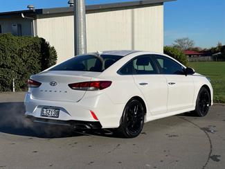 2018 Hyundai Sonata - Thumbnail