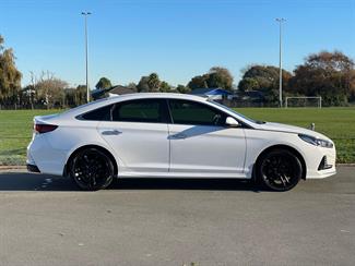 2018 Hyundai Sonata - Thumbnail