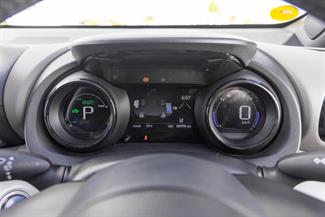 2020 Toyota Yaris - Thumbnail