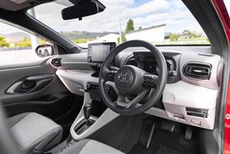 2020 Toyota Yaris - Thumbnail