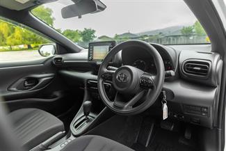 2021 Toyota Yaris - Thumbnail
