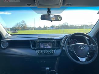 2018 Toyota RAV4 - Thumbnail