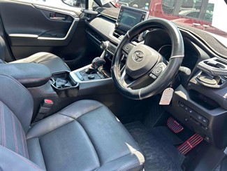 2021 Toyota RAV4 - Thumbnail