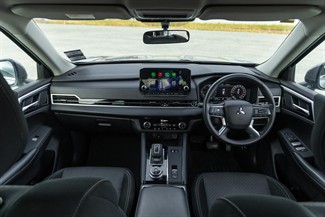 2022 Mitsubishi Outlander - Thumbnail