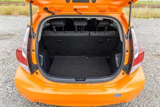 2016 Toyota AQUA - Thumbnail