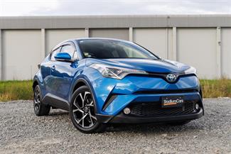 2017 Toyota C-HR - Thumbnail