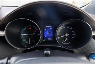 2017 Toyota C-HR - Thumbnail