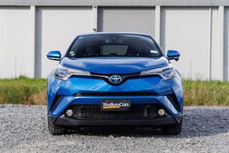 2017 Toyota C-HR - Thumbnail