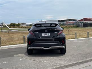 2018 Toyota C-HR - Thumbnail