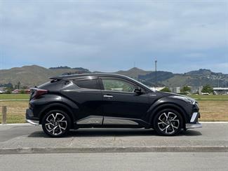 2018 Toyota C-HR - Thumbnail