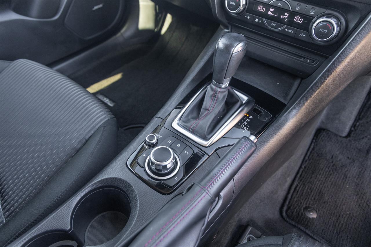 2014 Mazda Axela
