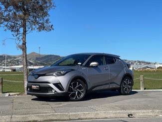 2017 Toyota C-HR - Thumbnail