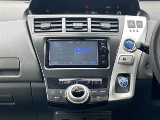 2014 Toyota Prius - Thumbnail