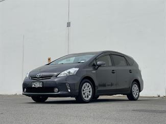 2014 Toyota Prius - Thumbnail