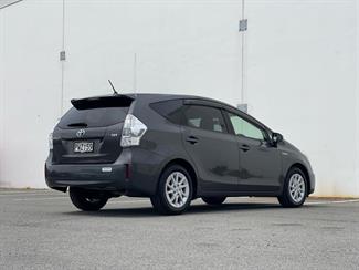 2014 Toyota Prius - Thumbnail