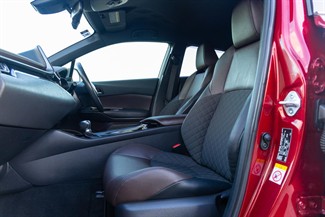 2017 Toyota C-HR - Thumbnail