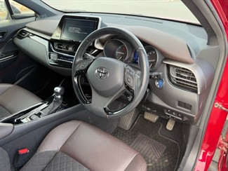 2017 Toyota C-HR - Thumbnail