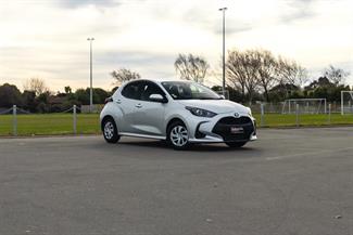 2020 Toyota Yaris - Thumbnail