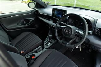 2020 Toyota Yaris - Thumbnail