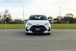 2020 Toyota Yaris - Thumbnail