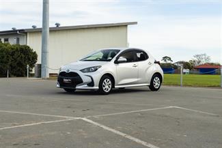 2020 Toyota Yaris - Thumbnail