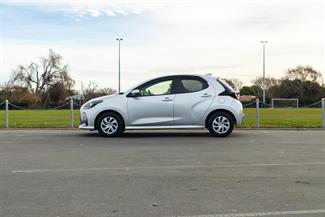 2020 Toyota Yaris - Thumbnail