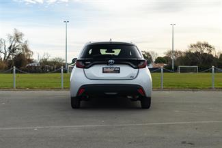 2020 Toyota Yaris - Thumbnail