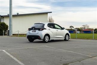 2020 Toyota Yaris - Thumbnail
