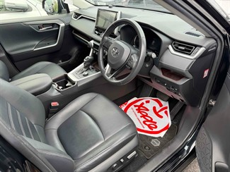 2020 Toyota RAV4 - Thumbnail