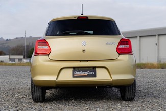 2017 Suzuki Swift - Thumbnail