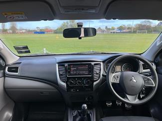 2018 Mitsubishi Triton - Thumbnail