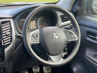 2018 Mitsubishi Triton - Thumbnail
