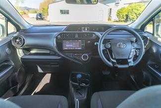 2017 Toyota AQUA - Thumbnail