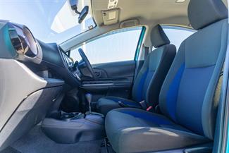 2017 Toyota AQUA - Thumbnail