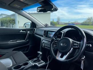 2021 Kia Sportage - Thumbnail