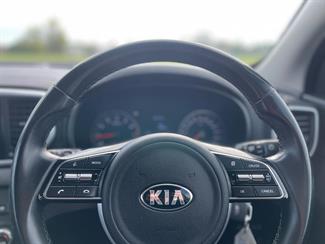 2021 Kia Sportage - Thumbnail