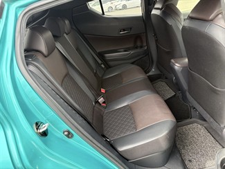 2017 Toyota C-HR - Thumbnail