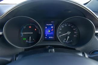 2017 Toyota C-HR - Thumbnail