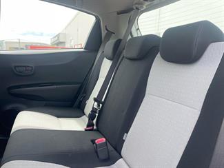 2013 Toyota Yaris - Thumbnail