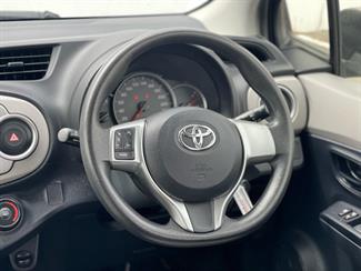 2013 Toyota Yaris - Thumbnail