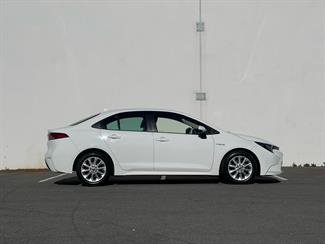 2019 Toyota Corolla - Thumbnail