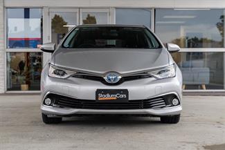 2016 Toyota Auris - Thumbnail