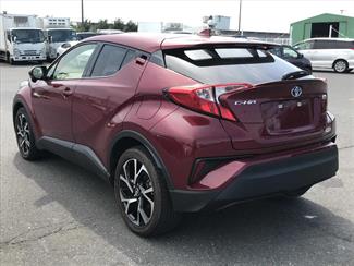 2017 Toyota C-HR - Thumbnail
