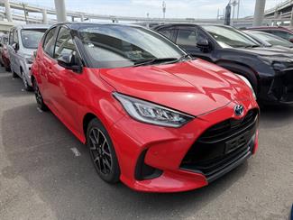 2020 Toyota Yaris - Thumbnail
