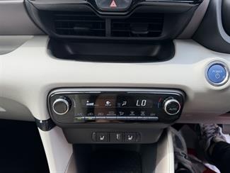 2020 Toyota Yaris - Thumbnail