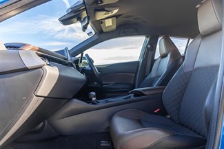 2017 Toyota C-HR - Thumbnail