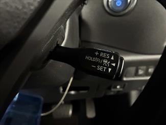 2017 Toyota C-HR - Thumbnail