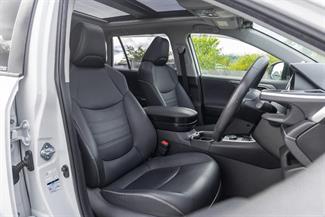 2019 Toyota RAV4 - Thumbnail