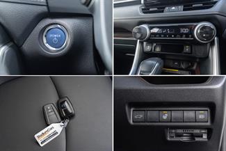 2019 Toyota RAV4 - Thumbnail